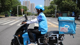 高校開學季，看外賣小哥、保安和核酸檢測員的勵志求學路