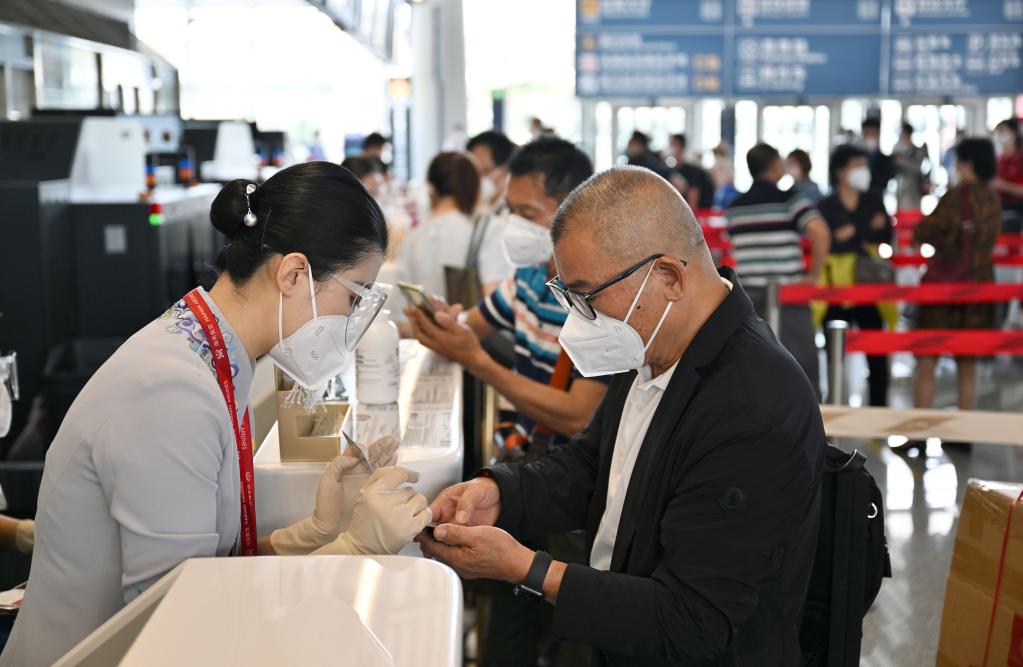?？诨謴?fù)國際及地區(qū)客運航線
