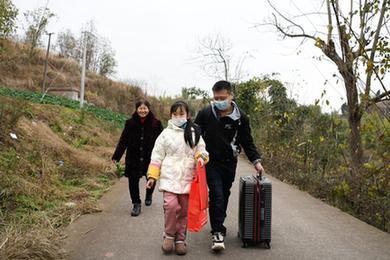 3000里回家路，女兒和媽媽在家等我