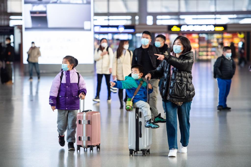 新春走基層丨添設(shè)備、暖服務(wù)、行方便——湖南長(zhǎng)沙春運(yùn)一線見聞
