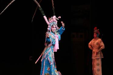 上?；磩F“春暉”系列演出在滬上演
