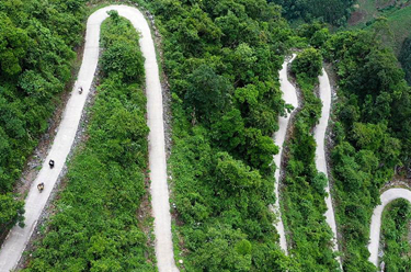 國道之行 從雪山奔向大海丨聽說過“龍拐路”嗎？這就是!