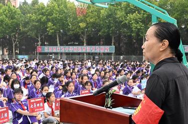 “同學(xué)，你好！”
