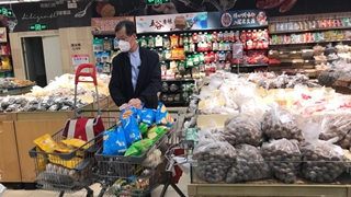 “掃碼”、兩米線……上海復(fù)商復(fù)市現(xiàn)場(chǎng)直擊