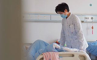 做人民的代表，為人民辦實(shí)事