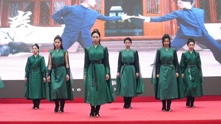 追光丨又颯又美！四川峨眉派“女子功夫團”彰顯中華武術(shù)魂