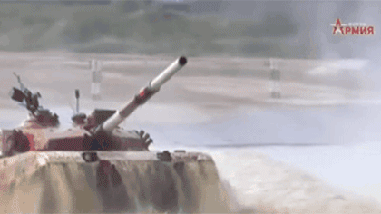“國際軍事比賽-2021”：中國隊(duì)晉級(jí)“坦克兩項(xiàng)”單車賽半決賽
