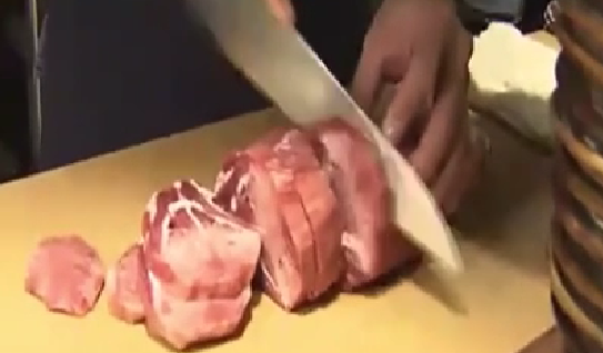 無奈！價(jià)格飛漲 日本牛肉供應(yīng)緊缺沖擊餐飲業(yè)